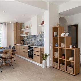 3 bedroom villa with pool & sea views, near Palaiokastrítsa, sleeps 6